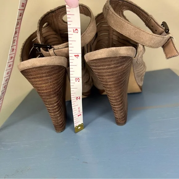 Vince Camuto Janil open toe suede block heel sandal - Picture 9 of 11